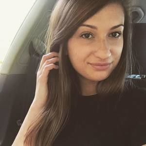 Meet your Posher, Chloe